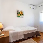 Ul 1920 Bedroom Iv *